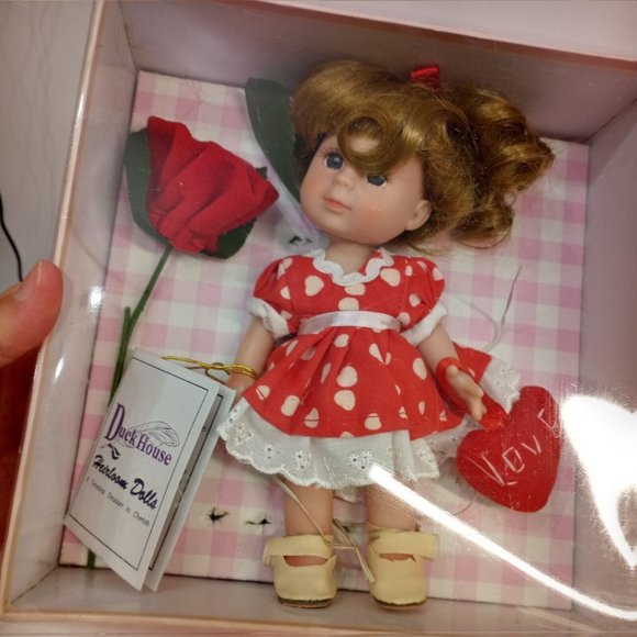 Duck House Heirloom Doll With Rose And Love Heart Valentine's Day - Picture 1 of 3